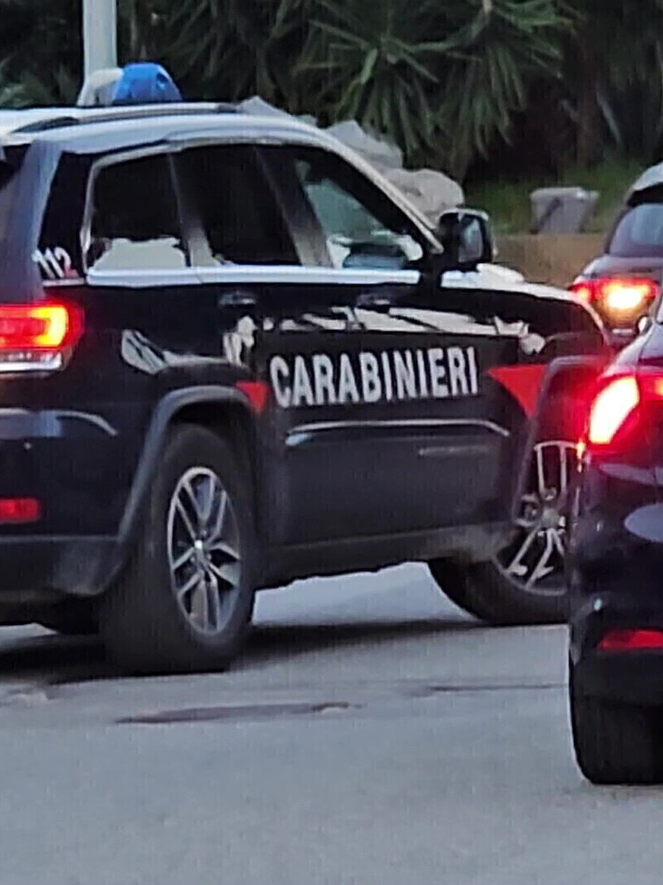 Bimbo svenuto in auto a Napoli viene salvato dalla prontezza dei Carabinieri