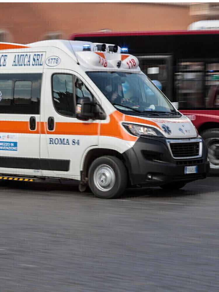 Tredicenne raggiunto da un colpo di pistola a Roma, è gravissimo