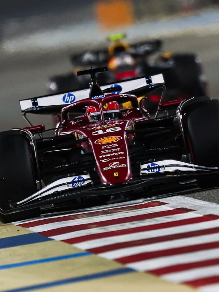 Penalità per le Mercedes, Leclerc partirà in prima fila nel Gp del Bahrain
