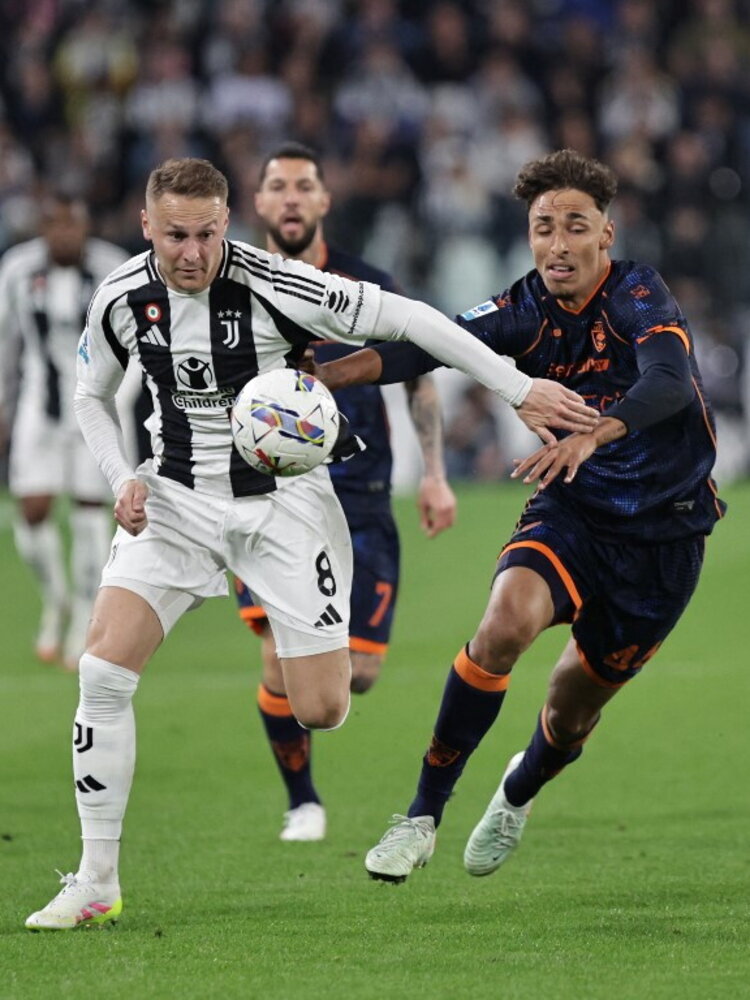 La Juve batte il Lecce 2-1 e balza al terzo posto