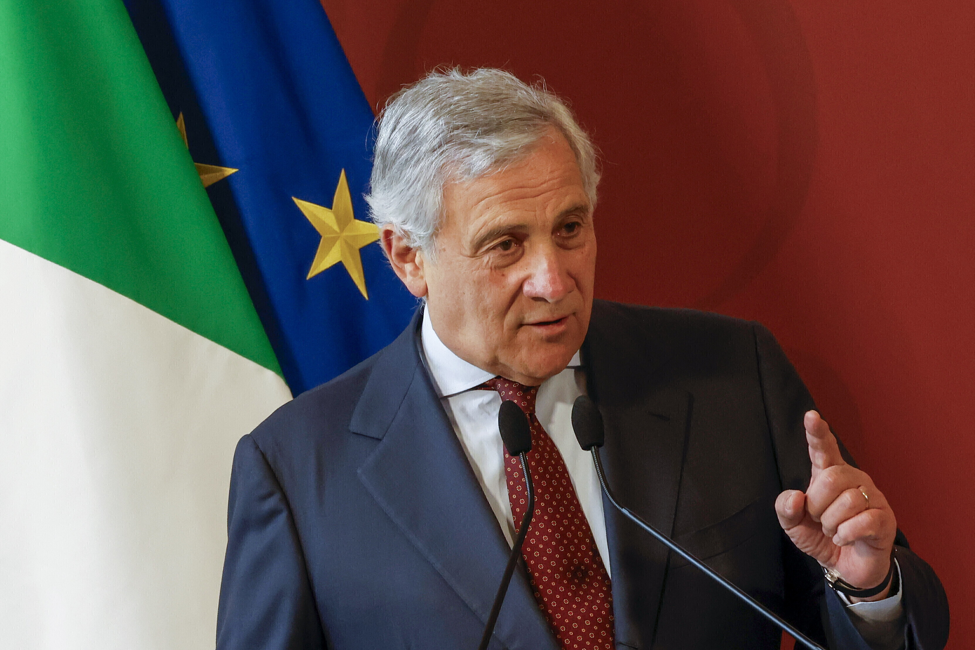 Regionali: Tajani, "candidati? Non sarà questione di quote"