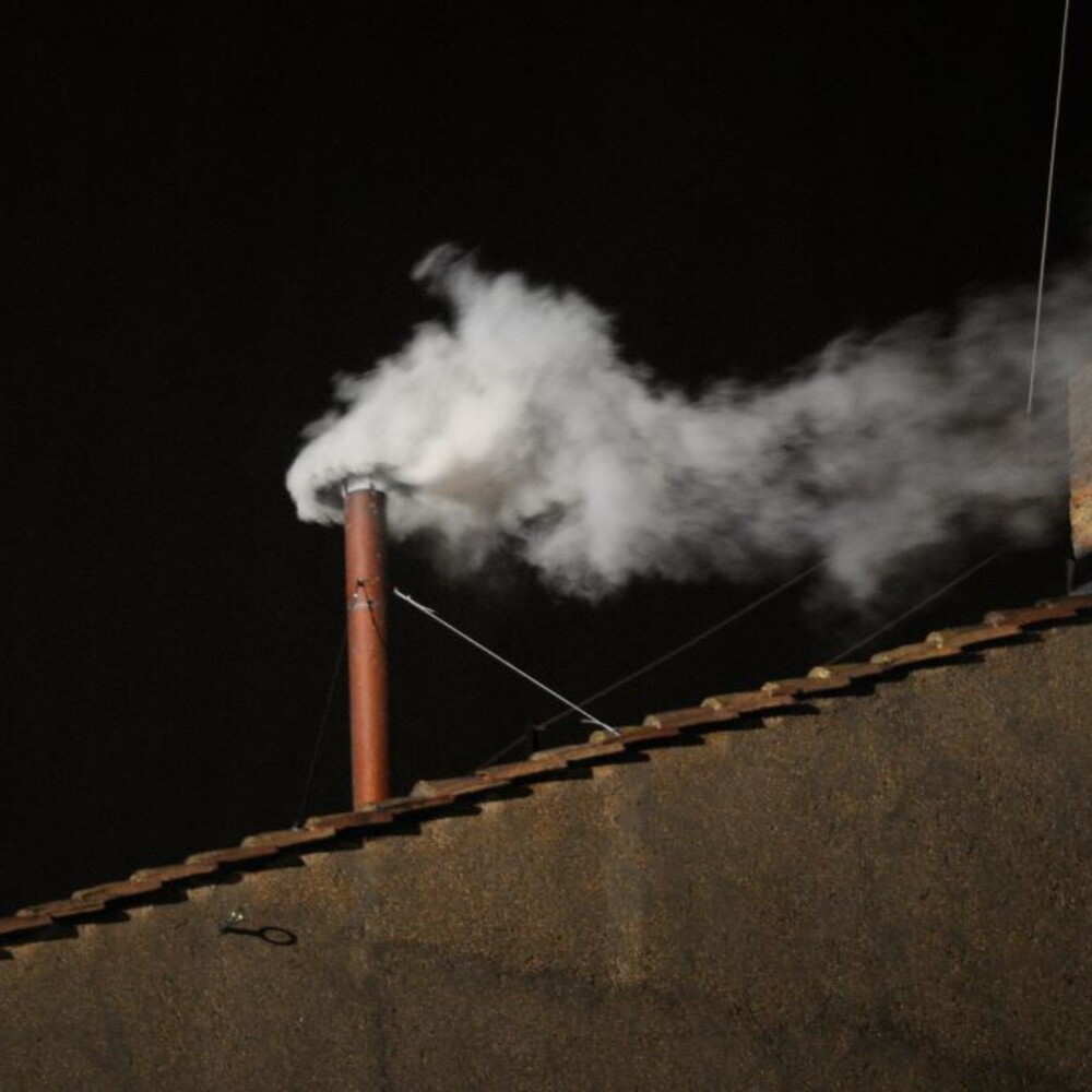 Occhi puntati sul comignolo della Sistina, l'annuncio del nuovo Papa grazie ad una stufa in ghisa