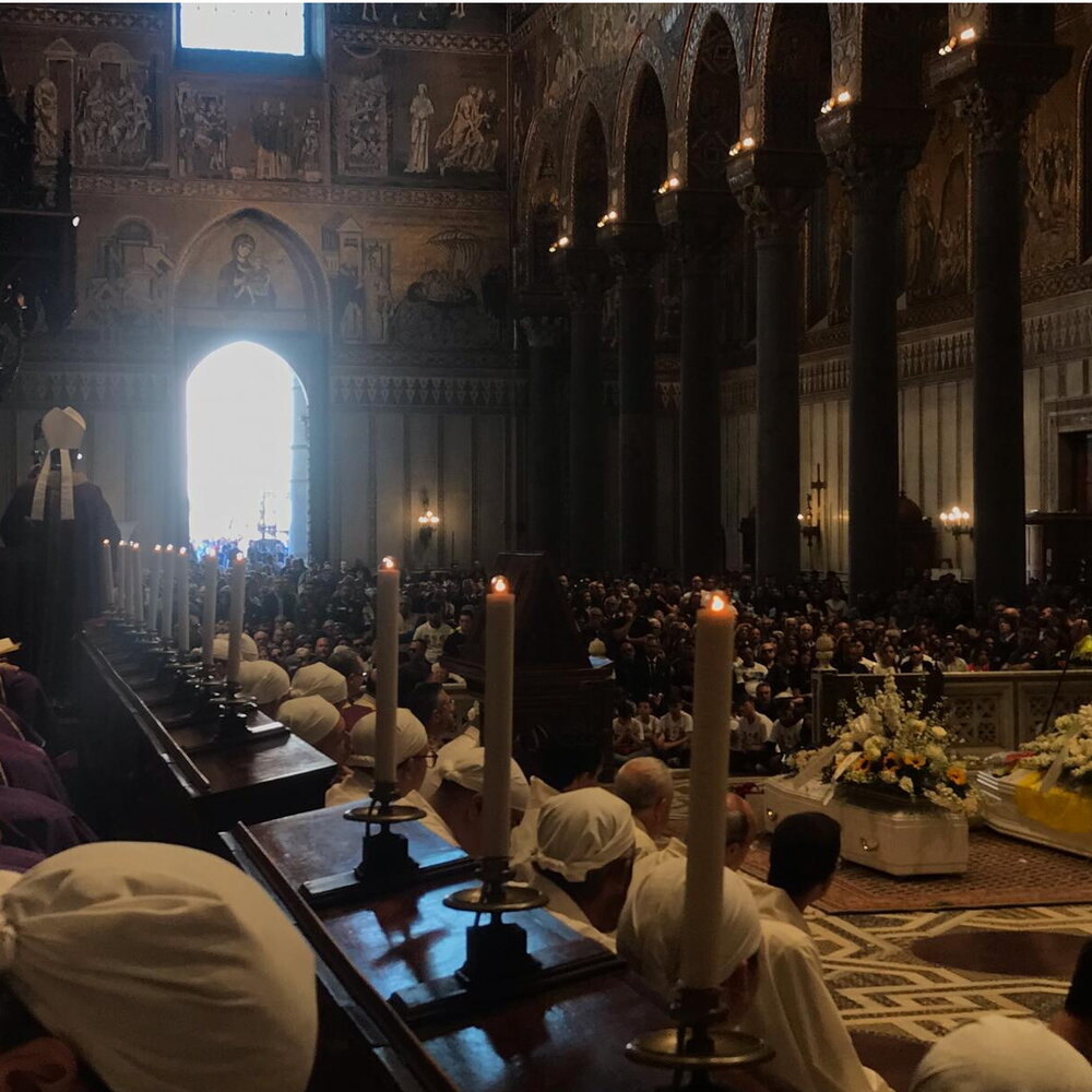 Monreale in lutto: folla ai funerali delle vittime della sparatoria