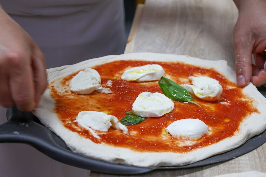 Pizza, tiramisù e spritz: quali sono i piatti italiani più amati in Europa