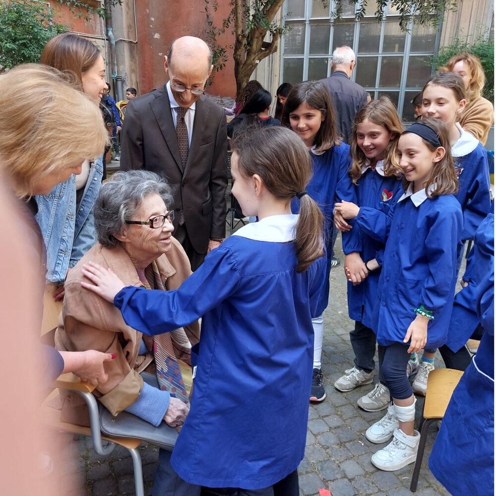  Dopo 86 anni, Virginia torna nella scuola da cui fu espulsa per le leggi razziali 