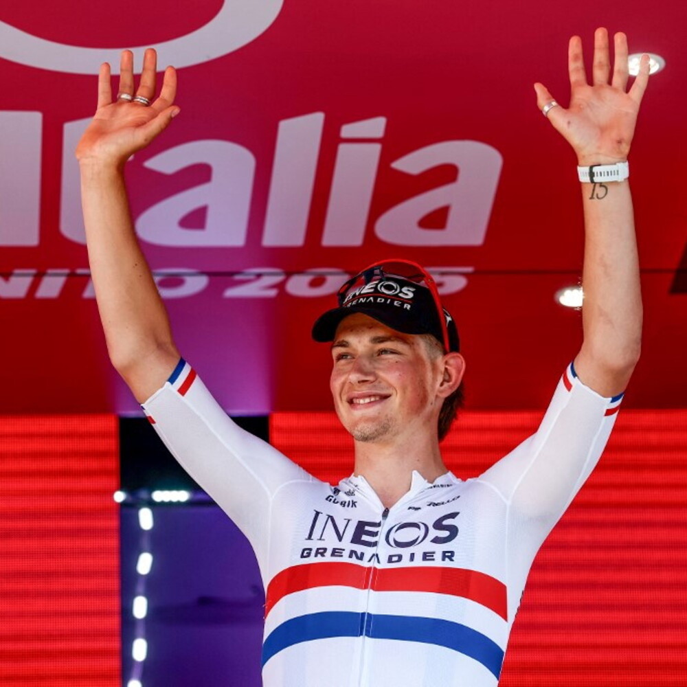 Giro d'Italia, Tarling vince la crono di Tirana. A Roglic la maglia rosa