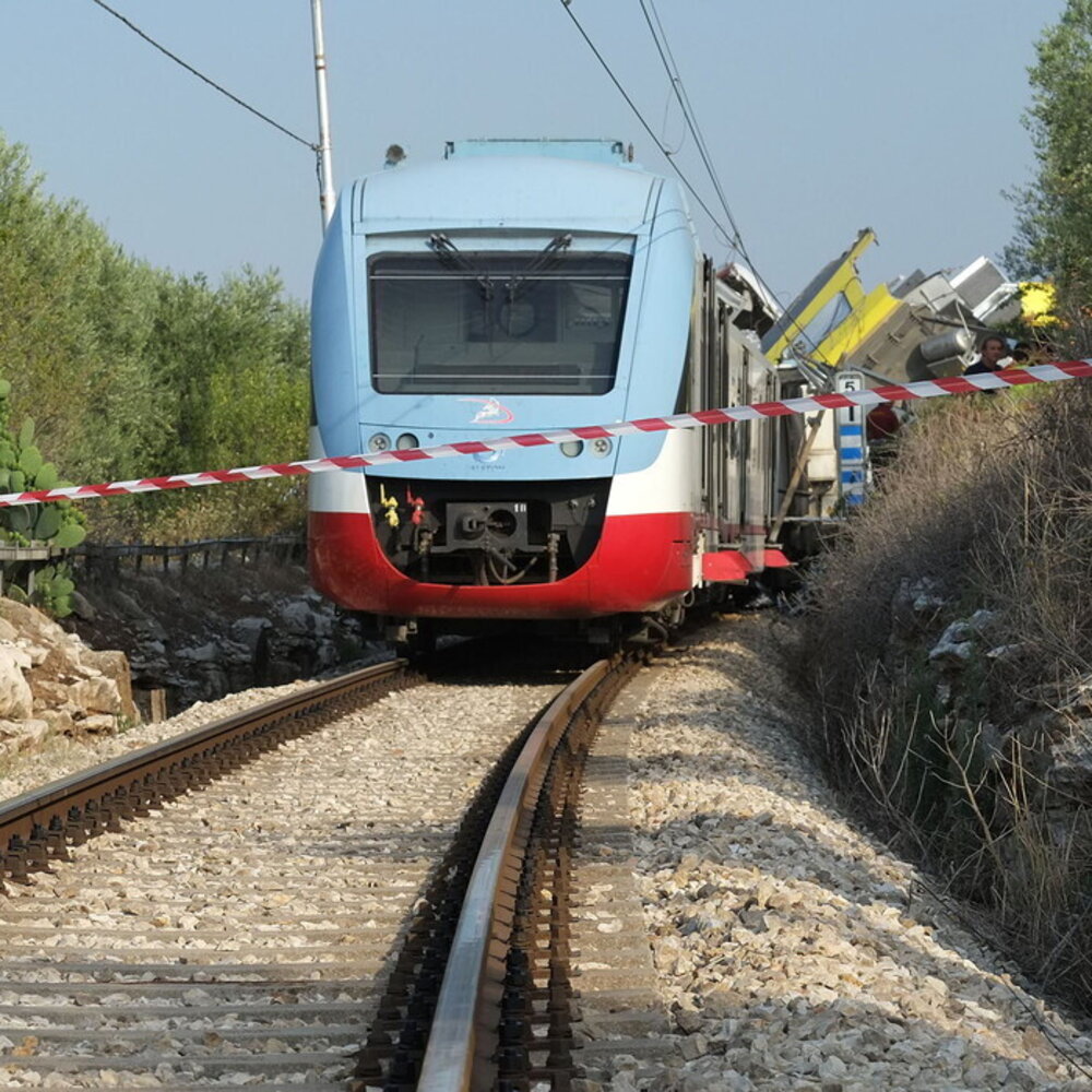 Travolta dal treno mentre ascoltava la musica. Muore una 14enne a Cesano Maderno