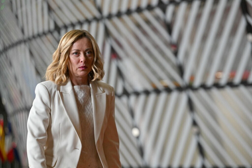 Meloni: "Disgustata dai siti sessisti. La mia solidarietà alle donne"