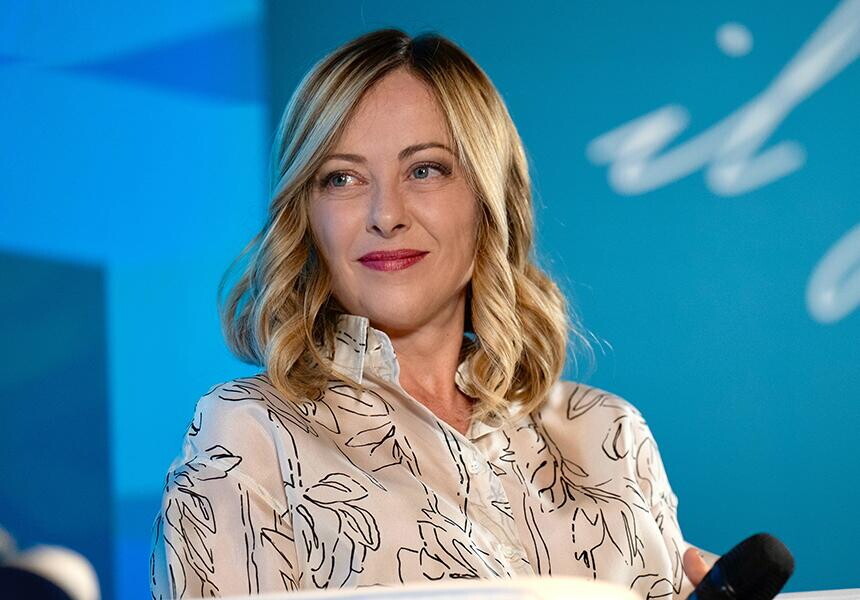 Reddito dimezzato per Giorgia Meloni nel 2025