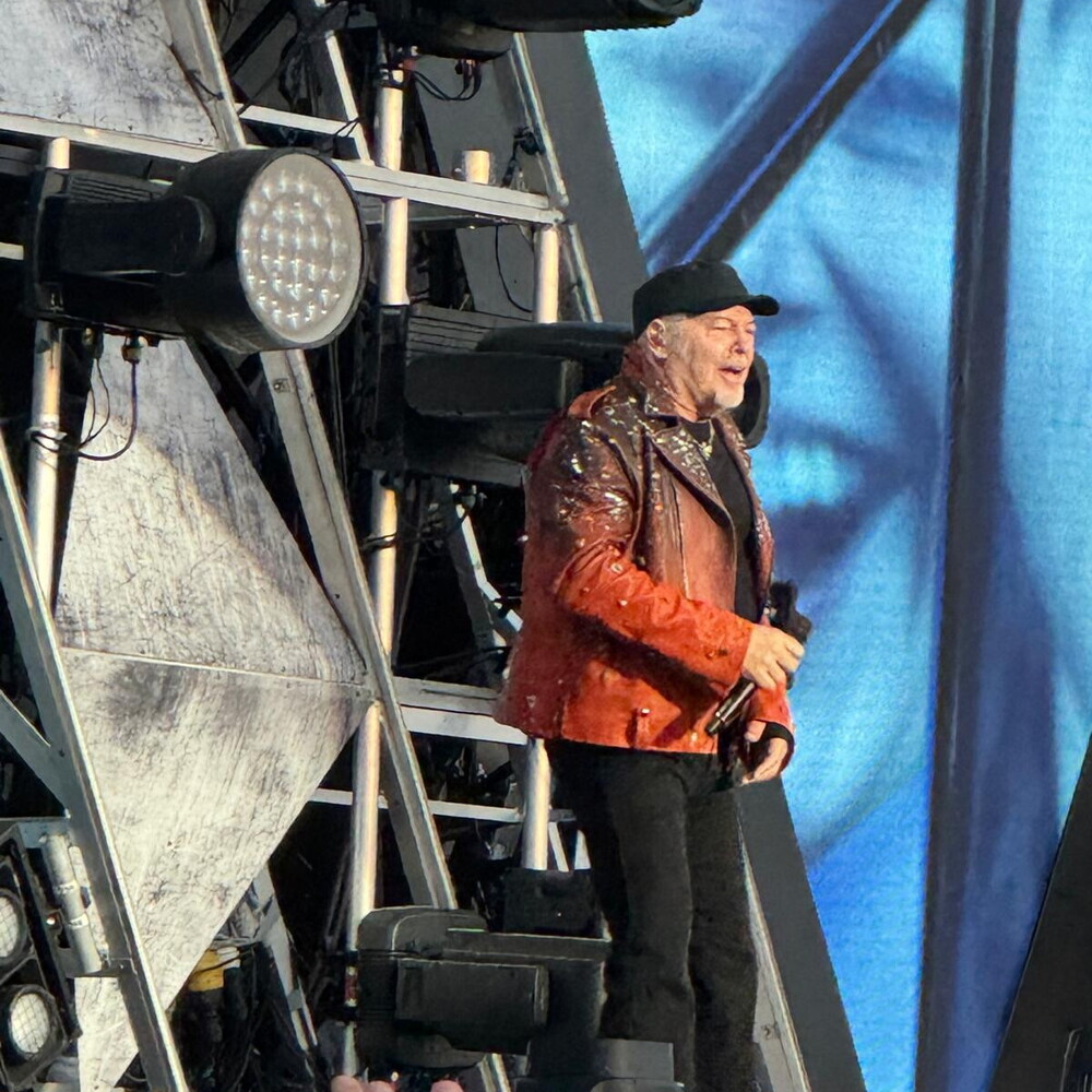 Vasco Rossi, “basta con la strage di innocenti a Gaza”