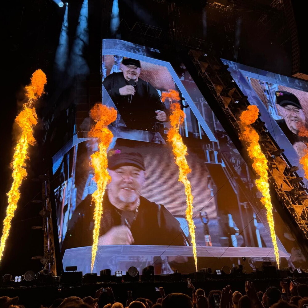 Vasco Rossi omaggia Pino Daniele a Napoli