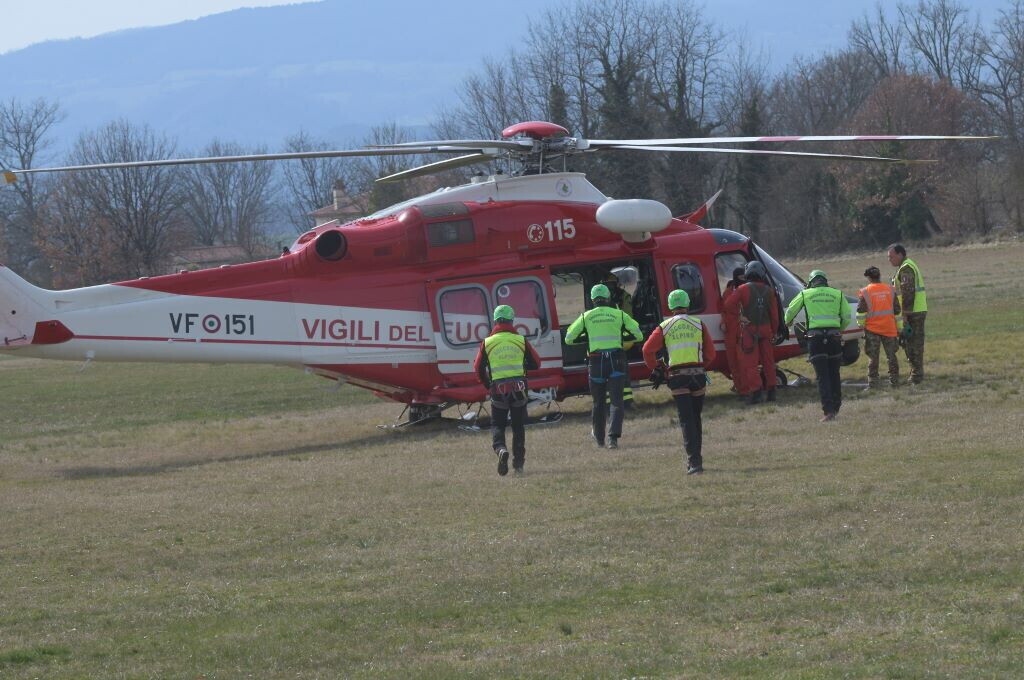 Elicottero scompare tra Toscana e Marche, scattano le ricerche