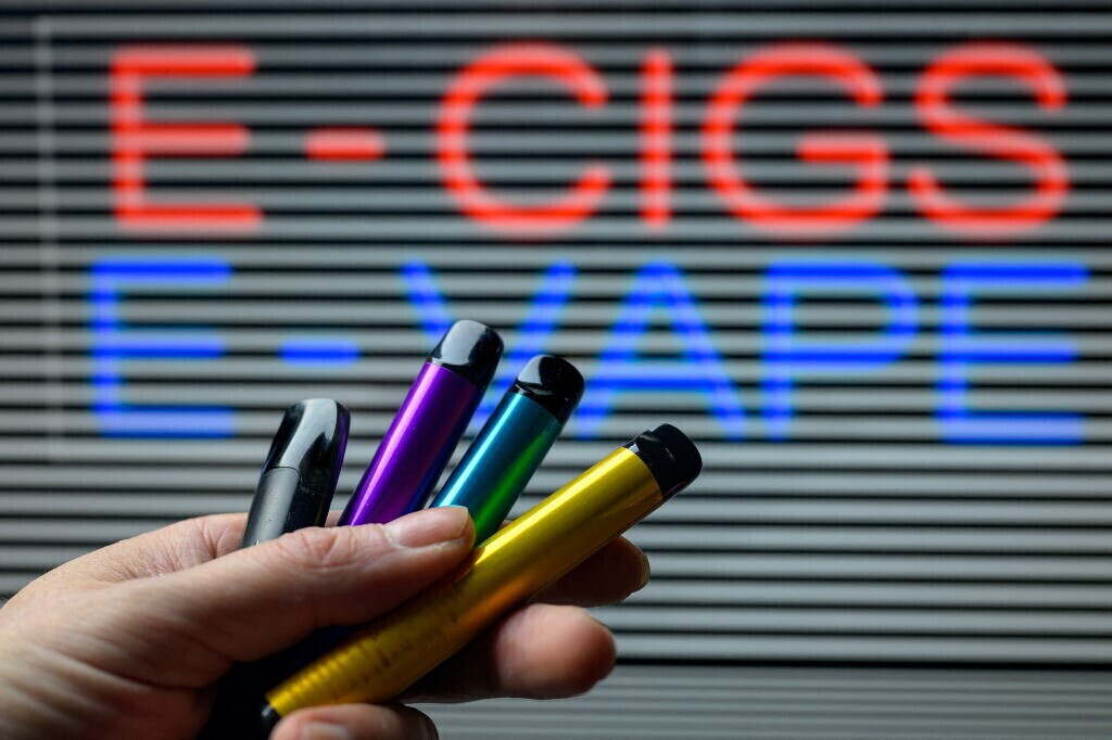 Cosa c'è nel beccuccio delle e-cig e cosa si rischia