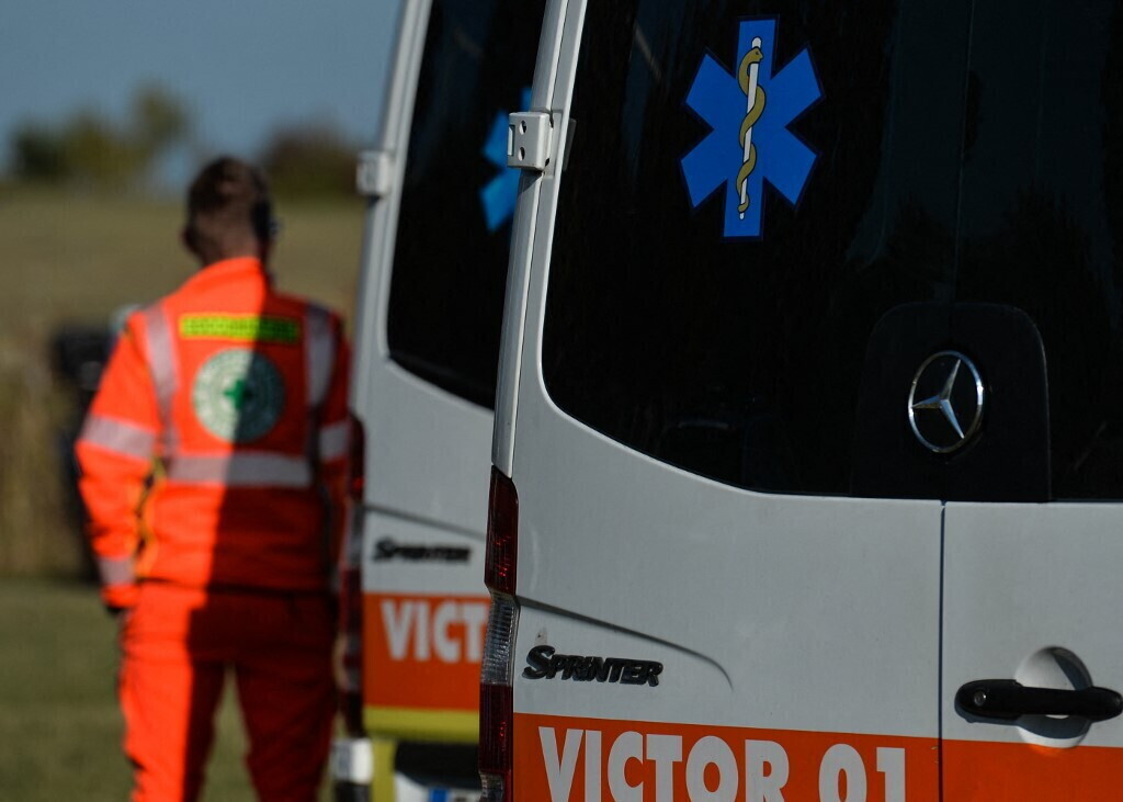 Ultraleggero precipita in una risaia, morti il pilota e la figlia 18enne