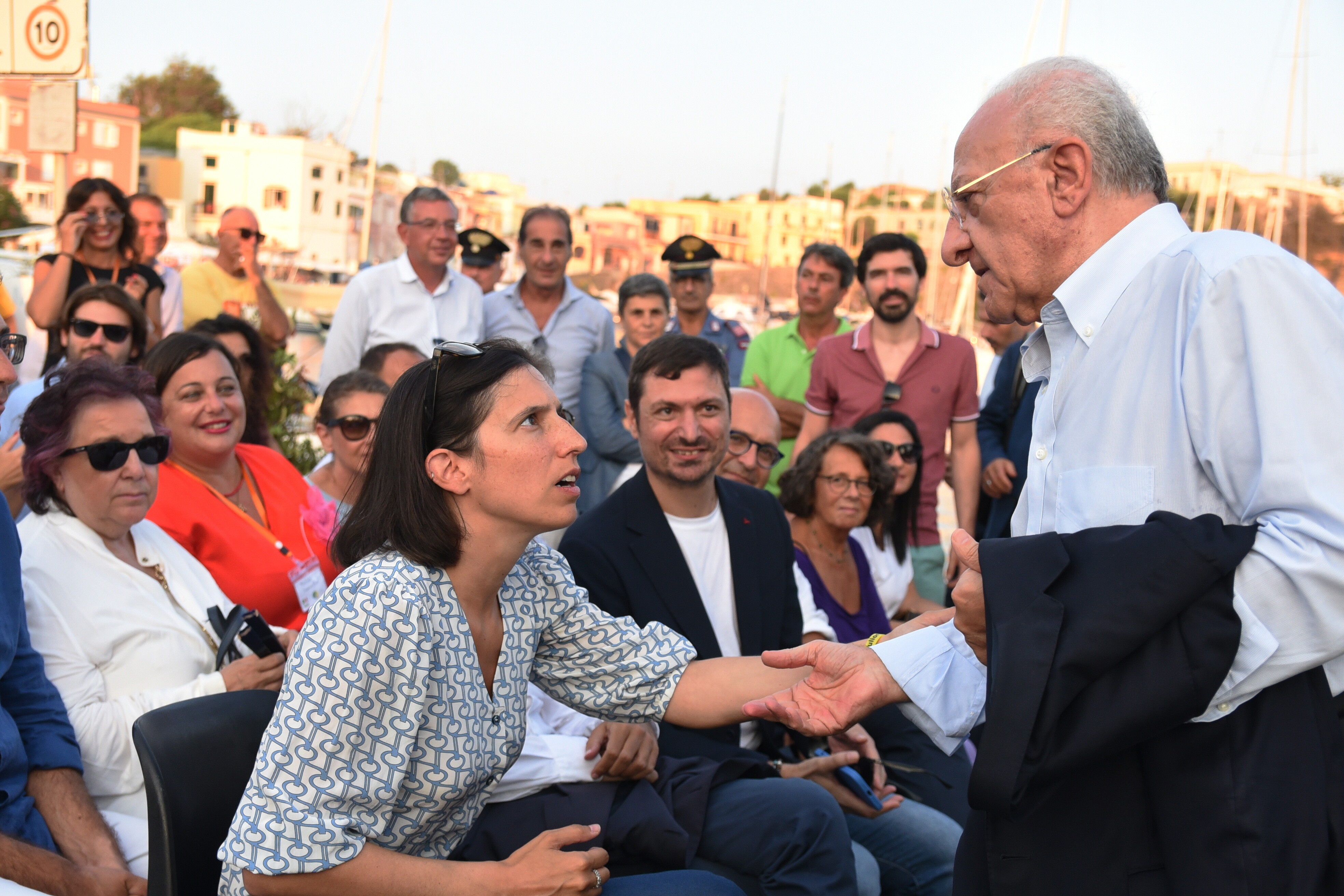 Regionali, De Luca vede Schlein e apre all'ipotesi Fico in Campania