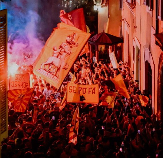 Notte di festa per i tifosi romanisti: in centro a Roma per i 98 anni del Club