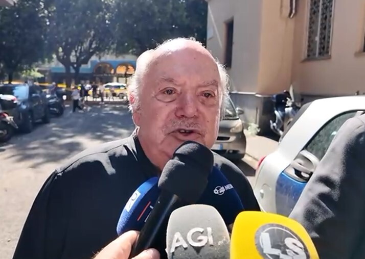 Il teatro delle Vittorie intitolato a Baudo. Banfi lancia la proposta alla Rai