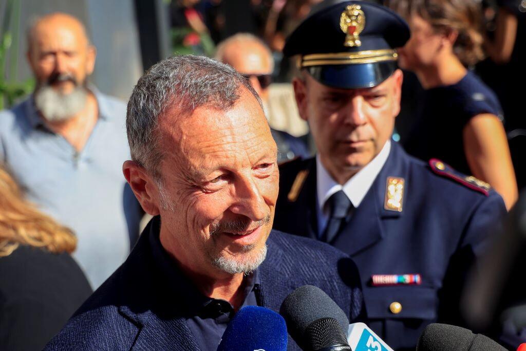 Amadeus ricorda Pippo Baudo: "Ha fatto parte delle nostre famiglie"