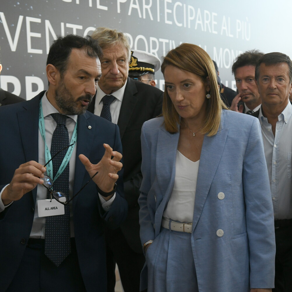 https://images.agi.it/pictures/agi/agi/2025/08/26/142650733-d2fb3c6e-eb2c-4dac-adfd-d85c7507f90c.jpg