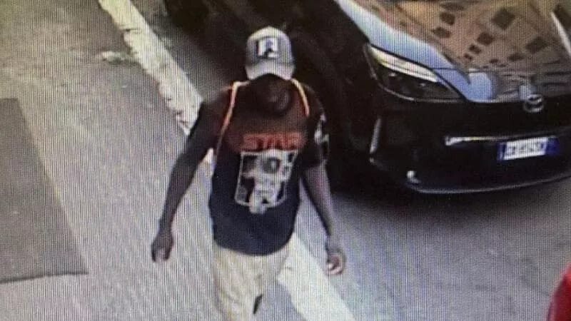 Sessantenne stuprata nel parco a Roma, fermato un giovane a Termini