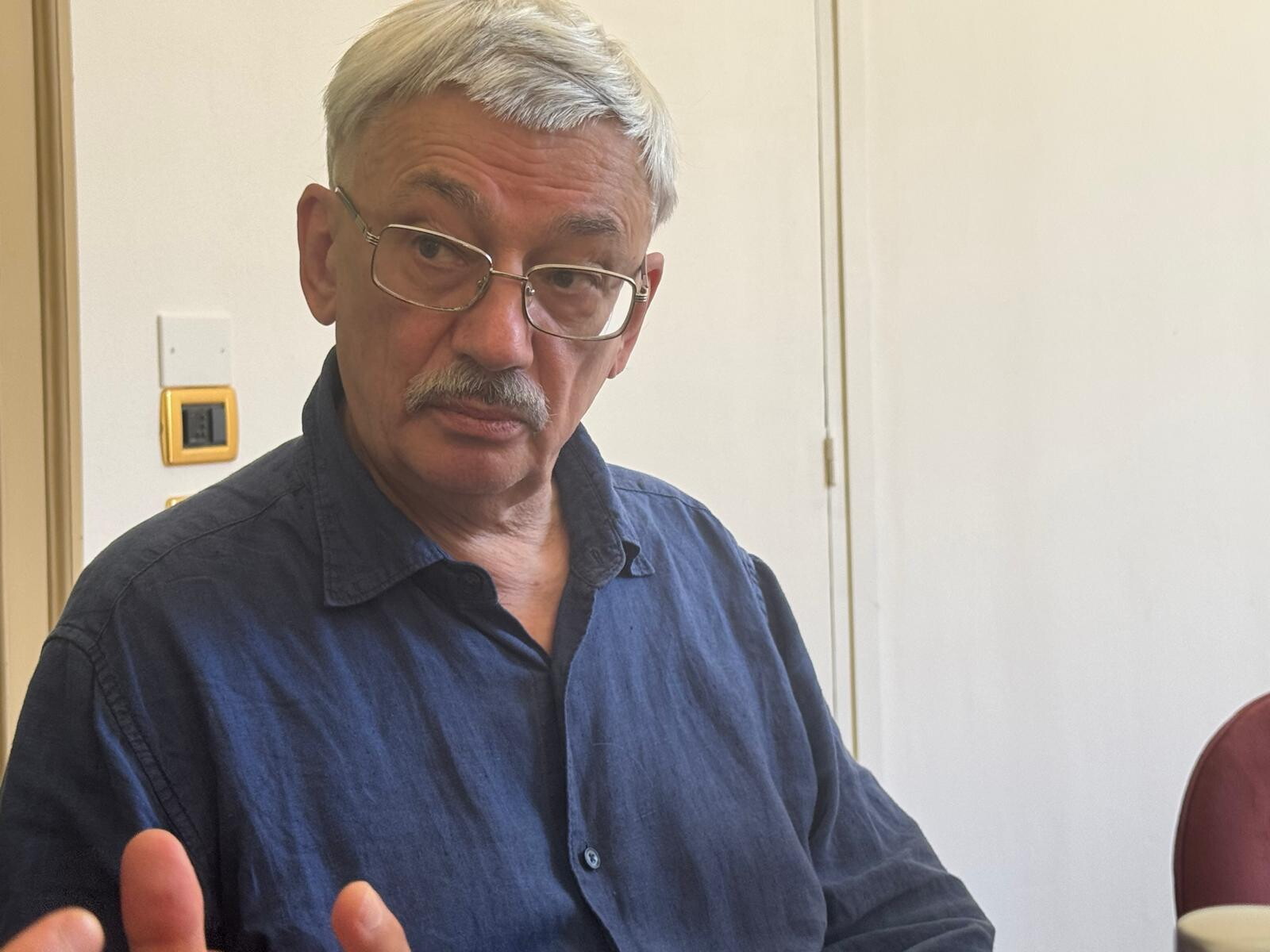 Oleg Orlov: "La pace in Ucraina? Solo facendo più pressione su Putin"
