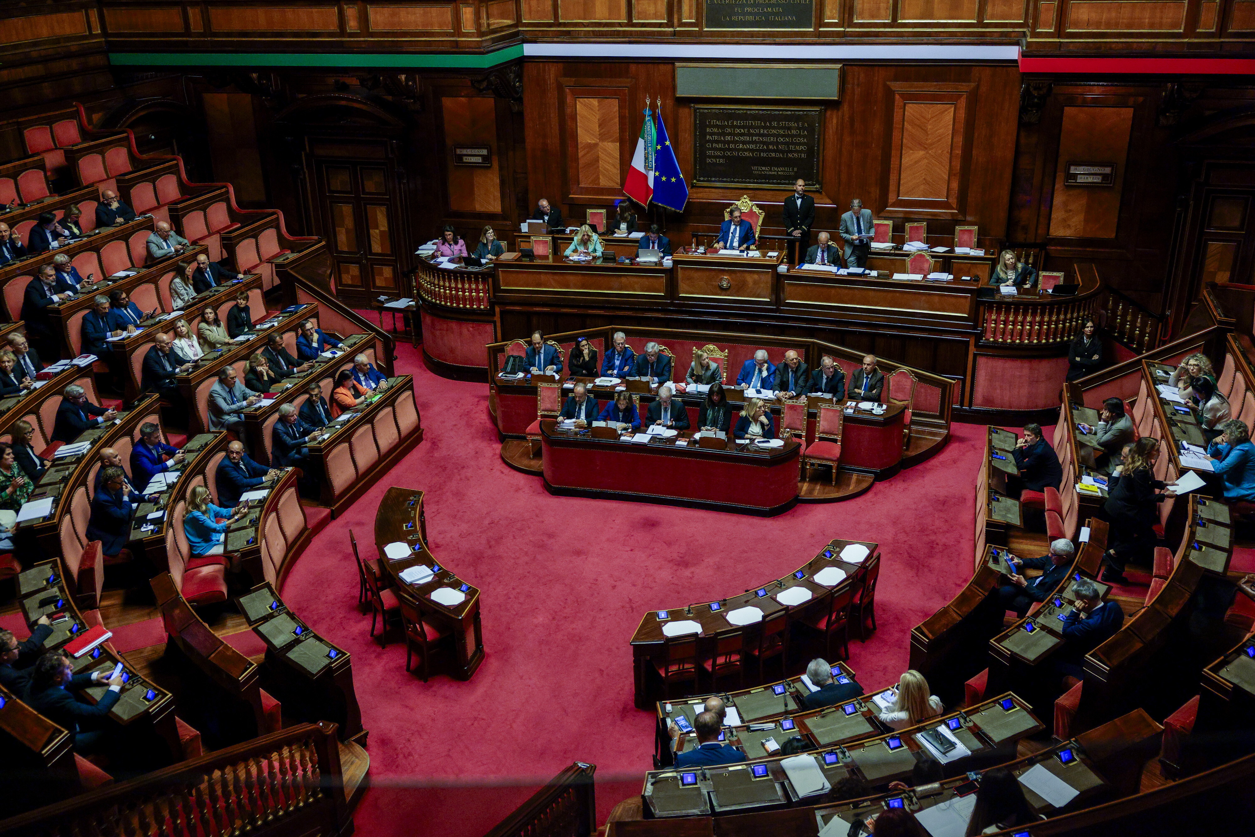 Le Camere tornano al lavoro. Si riparte da Medio Oriente, difesa e Almasri