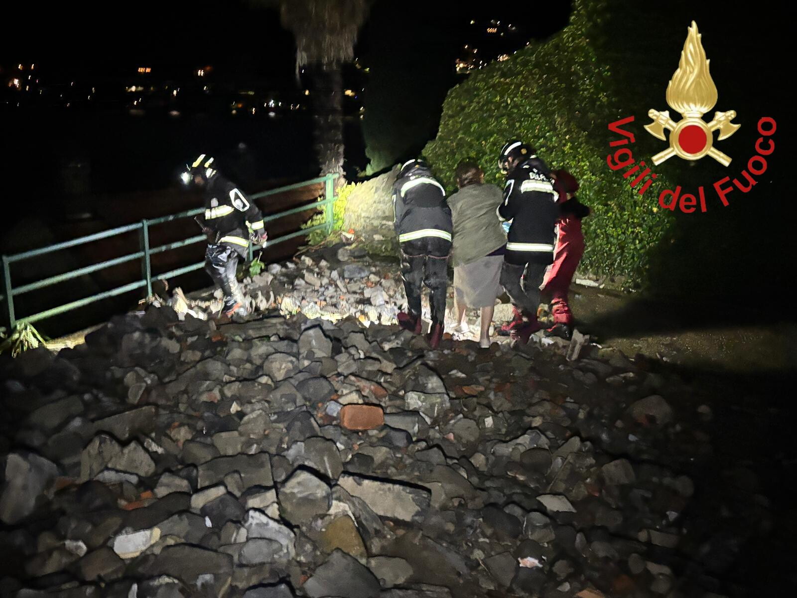 Maltempo nel Comasco, frane ed evacuazioni. Allerta arancione in cinque regioni
