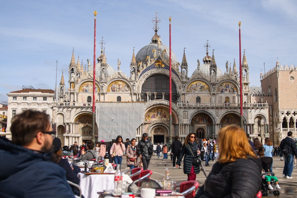 Coppia di turisti ebrei insultata e schiaffeggiata a Venezia, espulsi gli aggressori