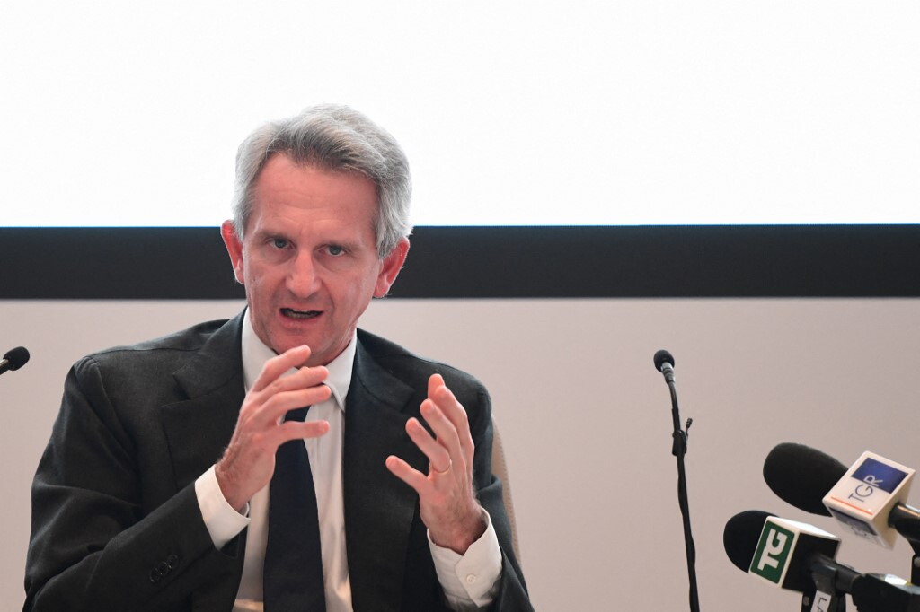 Nagel dice addio a Mediobanca. Ai dipendenti: "Vi attendono nuove sfide"