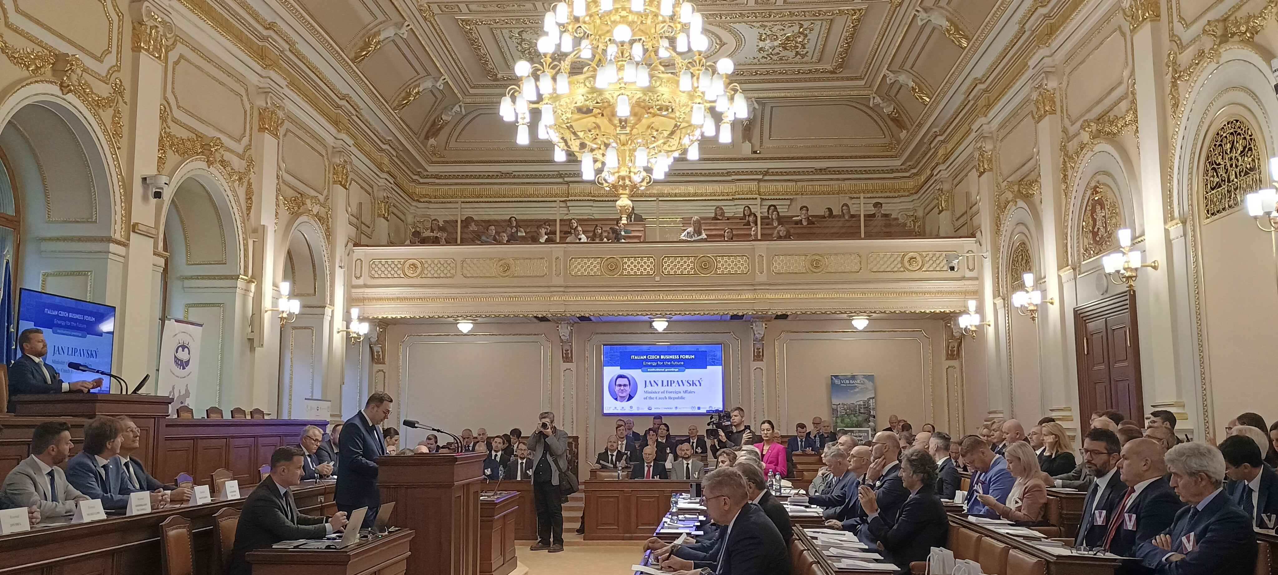 Praga lancia la sfida dell’energia: diplomazia, imprese e ricerca