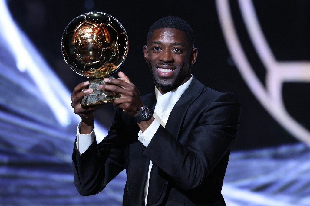 Ousmane Dembelè vince il Pallone d'oro. Donnarumma miglior portiere e Bonmatì miglior calc...