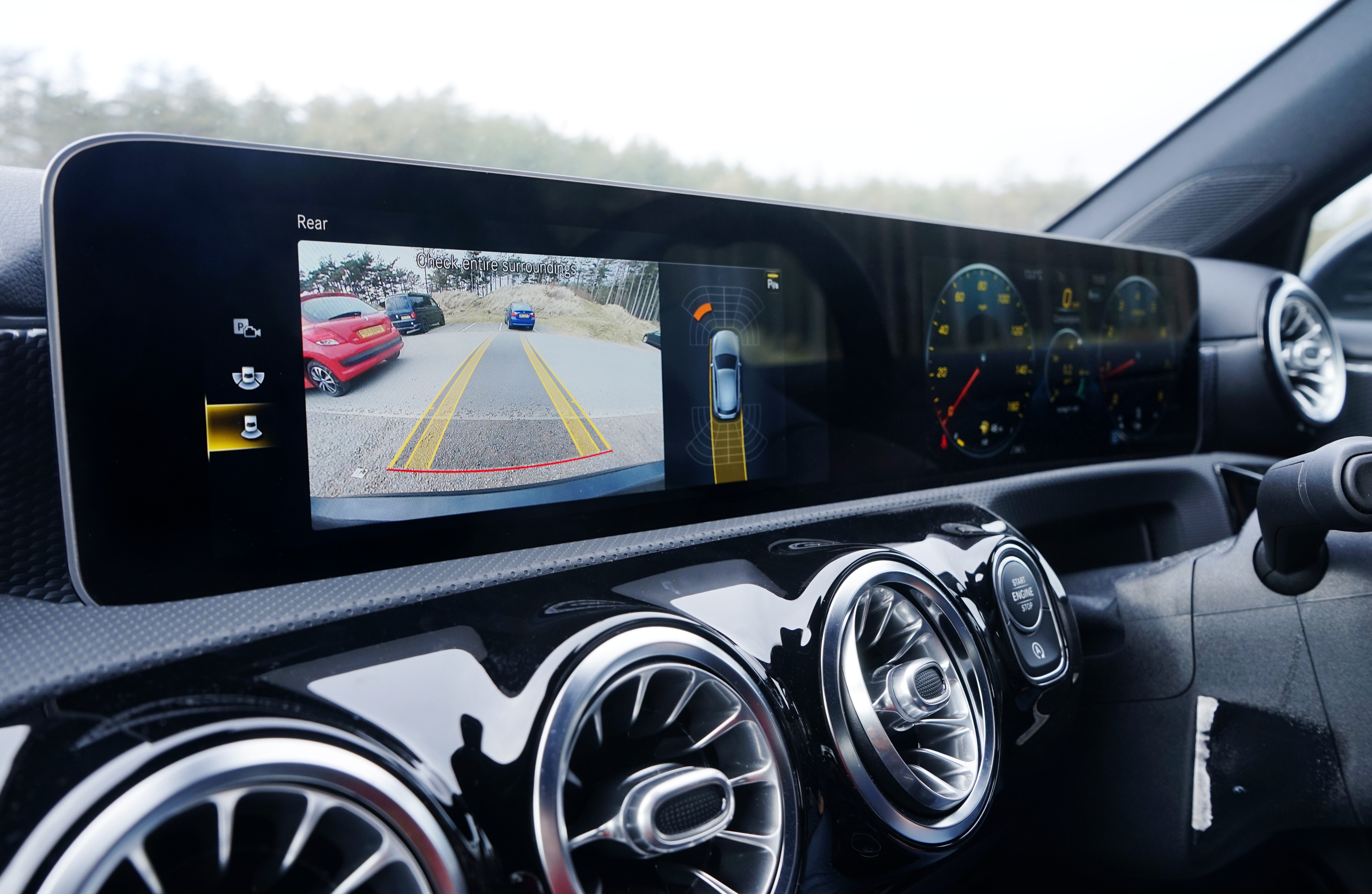 Le videocamere in auto per la retromarcia hanno dimezzato gli infortuni