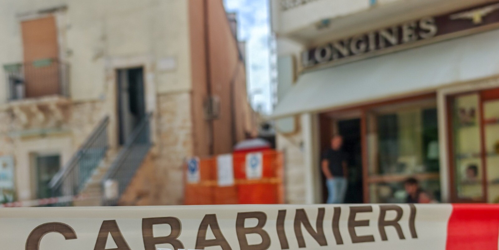 Ancora una rapina nel Barese, malvivente mascherato e armato scappa per le vie di Sannicandro