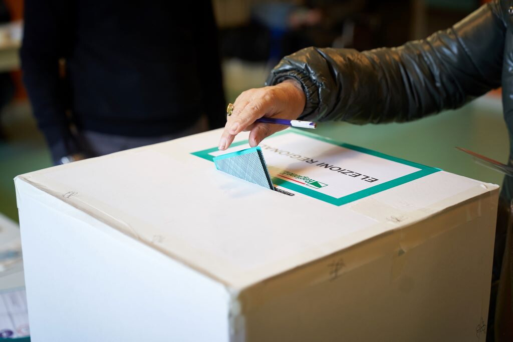 Regioni: 13 al centrodestra, 6 centrosinistra, 1 l'Union Valdotaine