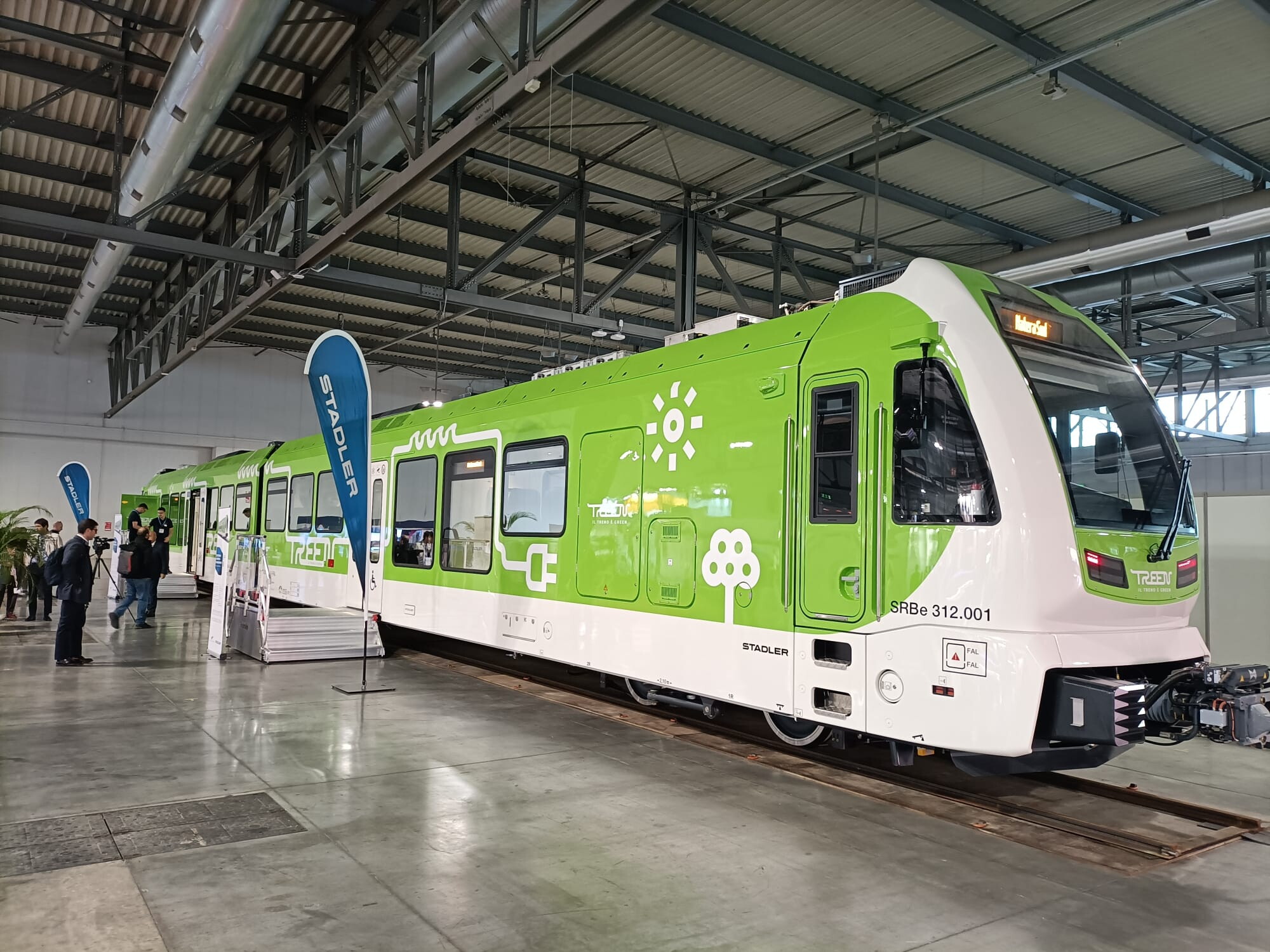 Ferrovie Appulo Lucane presenta il primo treno a batteria d'Italia