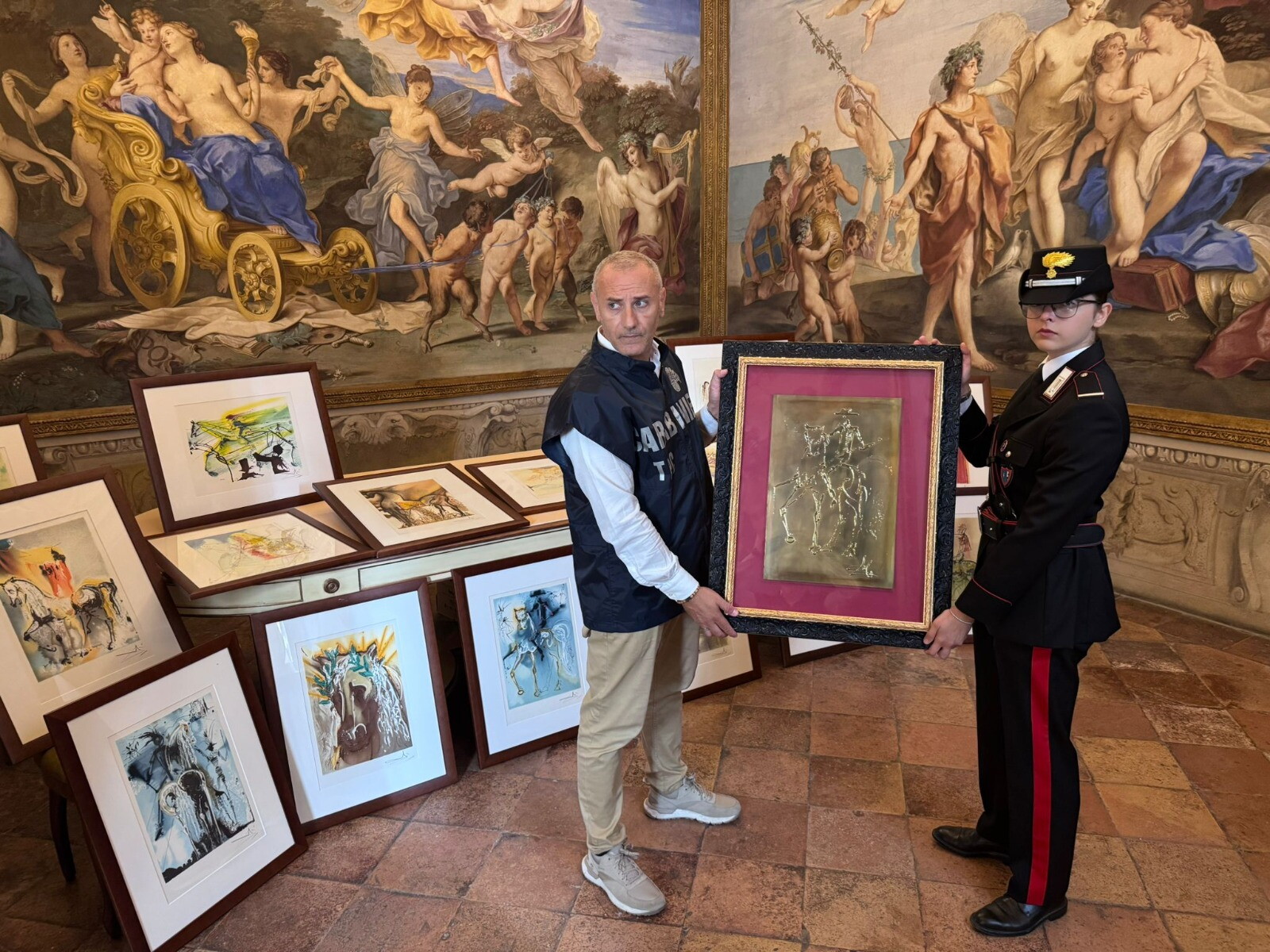 Falsi Dalí in mostra a Parma: sequestrate 21 opere dai Carabinieri