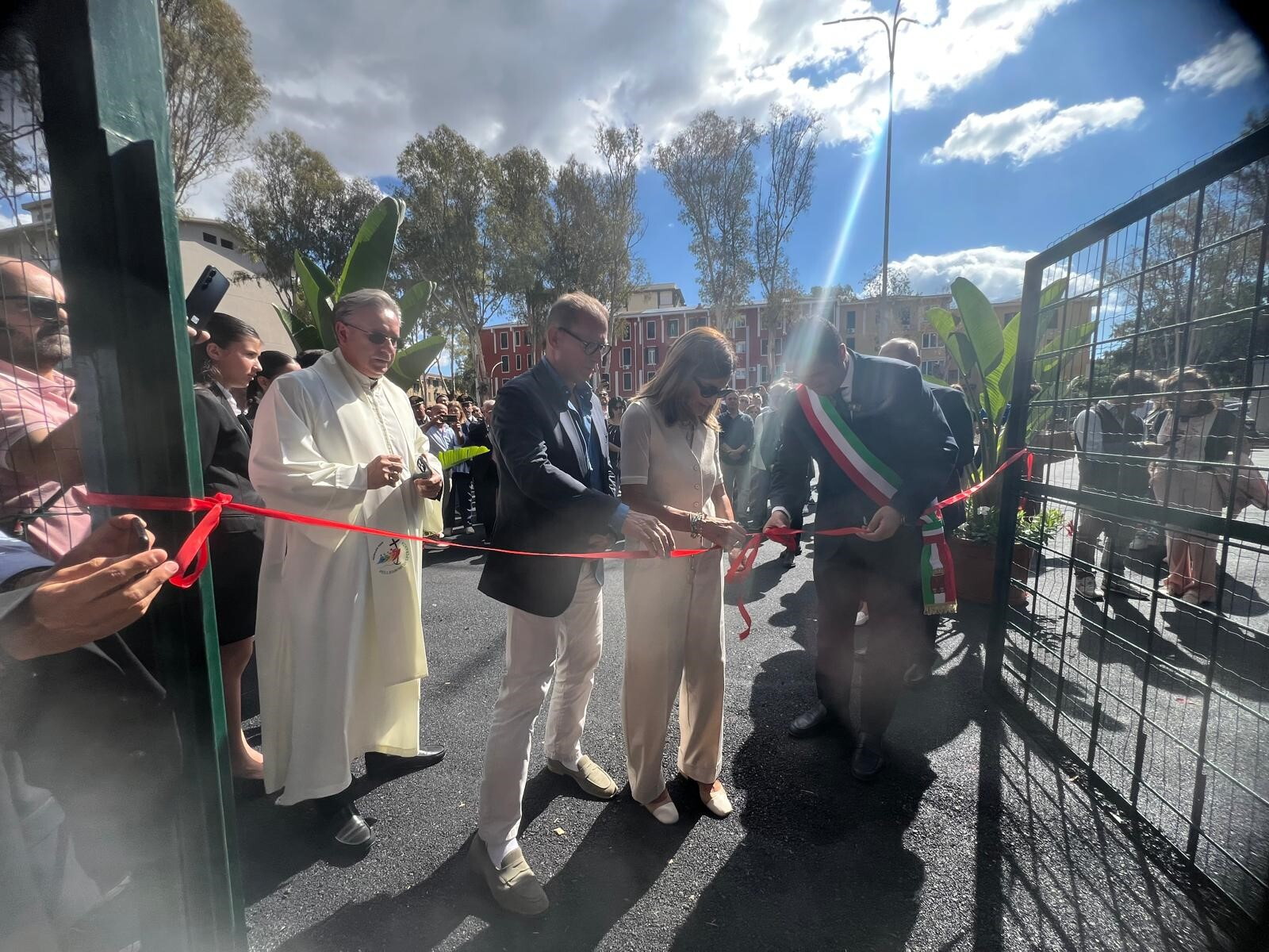 Eni inaugura Macchitella Lab, nuova vita per l'ex Casa Albergo di Gela