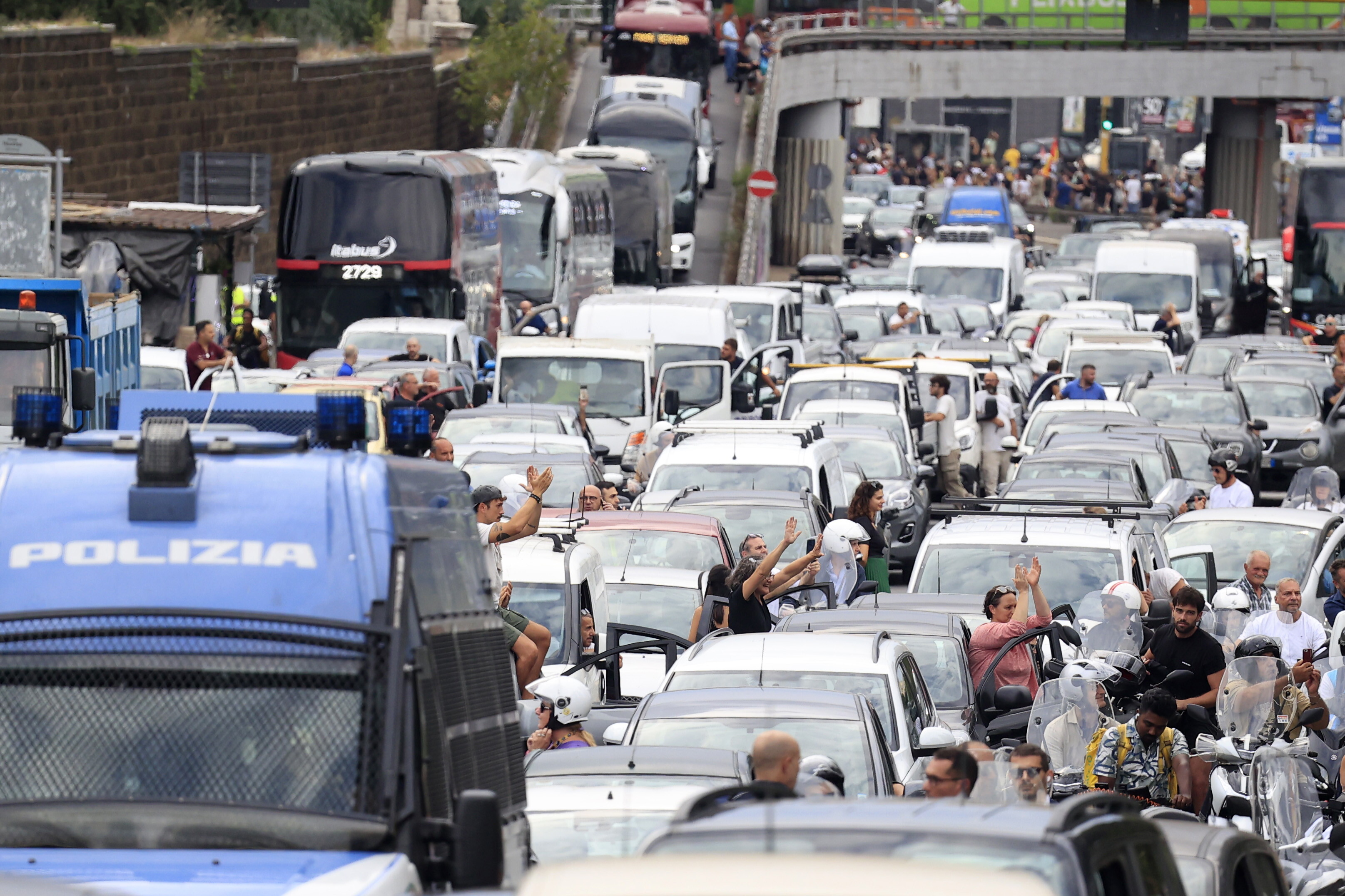 Il Garante: "Illegittimo" lo sciopero generale di domani. Viola l'obbligo del preavviso