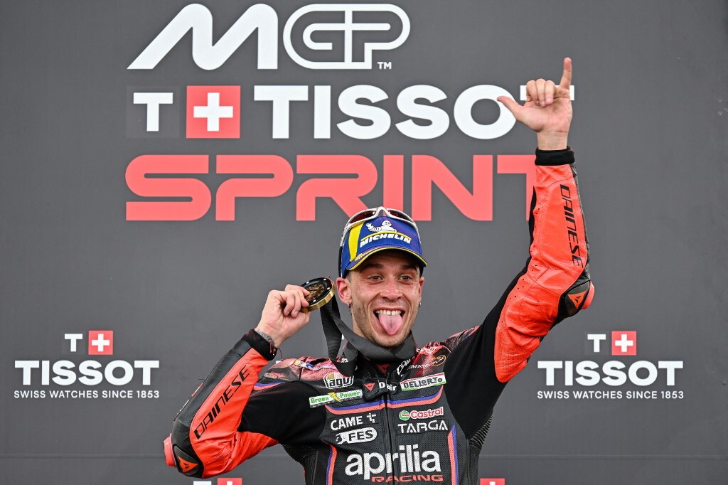 Strepitoso Bezzecchi nella Sprint, rimonta e sorpasso vincente