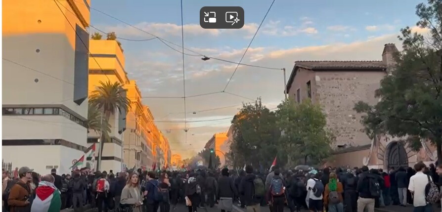 Manifestanti incappucciati al corteo per Gaza, polizia in allerta