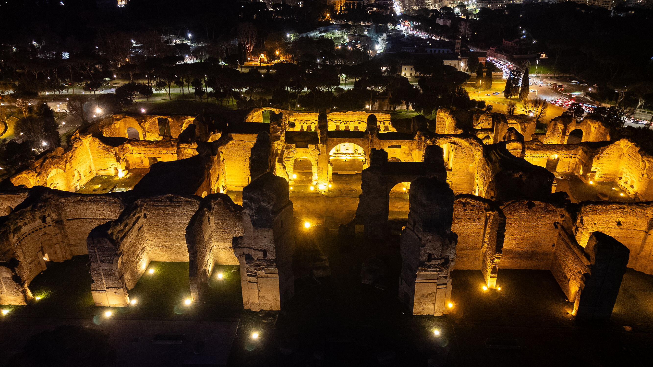 Viaggio notturno alle Terme di Caracalla