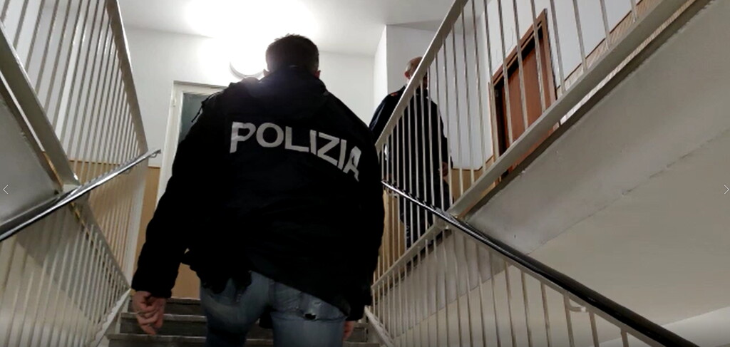 Un 15enne tunisino radicalizzato attraverso il web, minacciava azioni violente contro i "m...