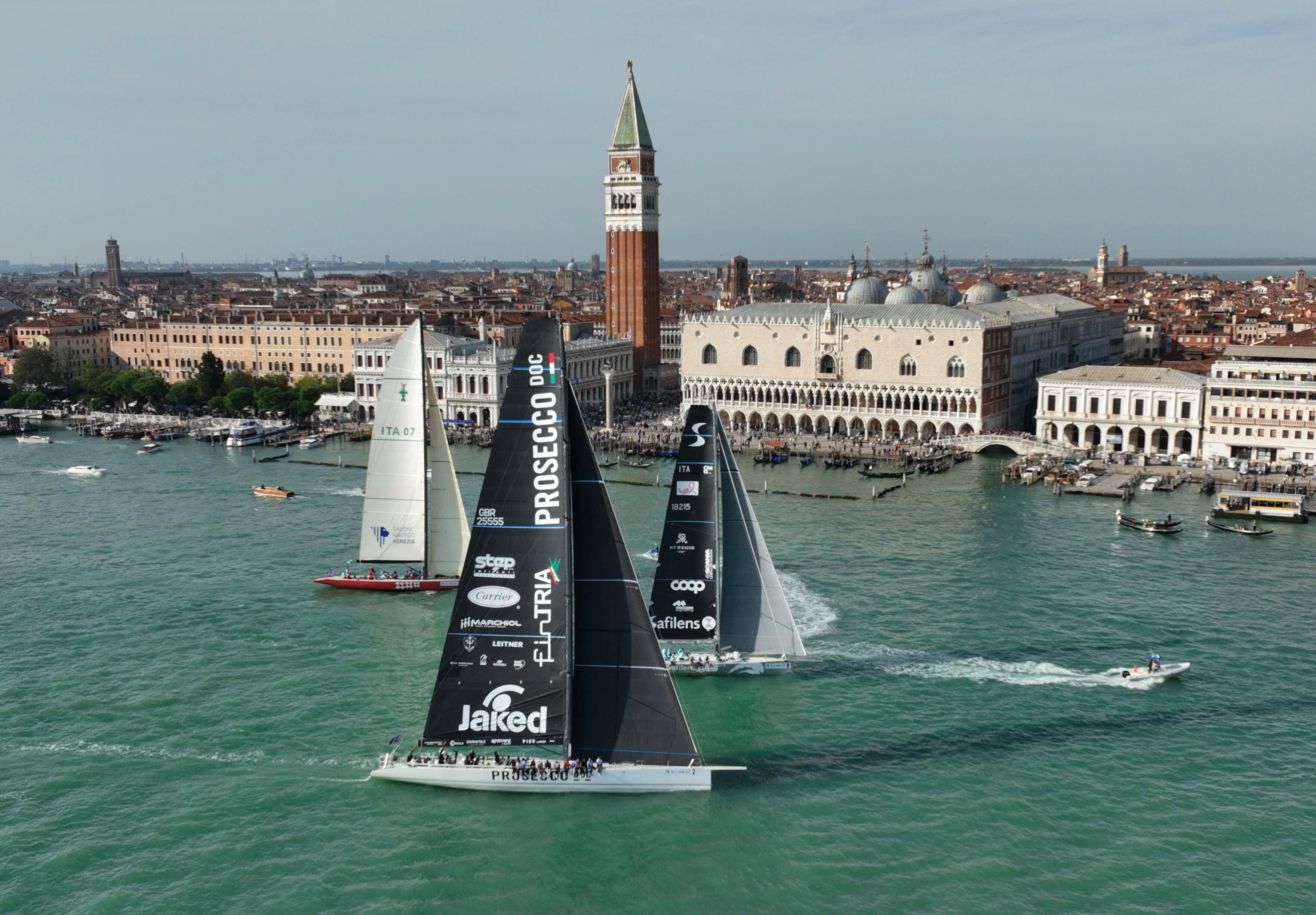 Torna a Venezia la grande vela, 18 maxi yacht di fronte a San Marco per la Venice Hospital...