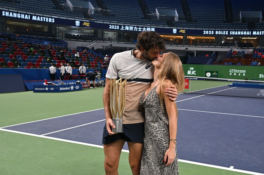 La favola di Vacherot a Shanghai: da numero 204 in classifica sconfigge il cugino in final...