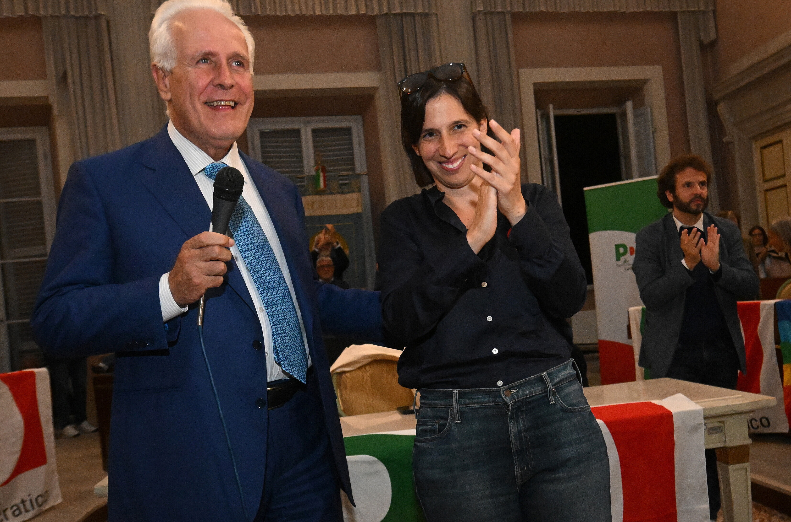 Giani trionfa ancora in Toscana. Le "congratulazioni" di Meloni. Schlein: "Avanti col campo largo"