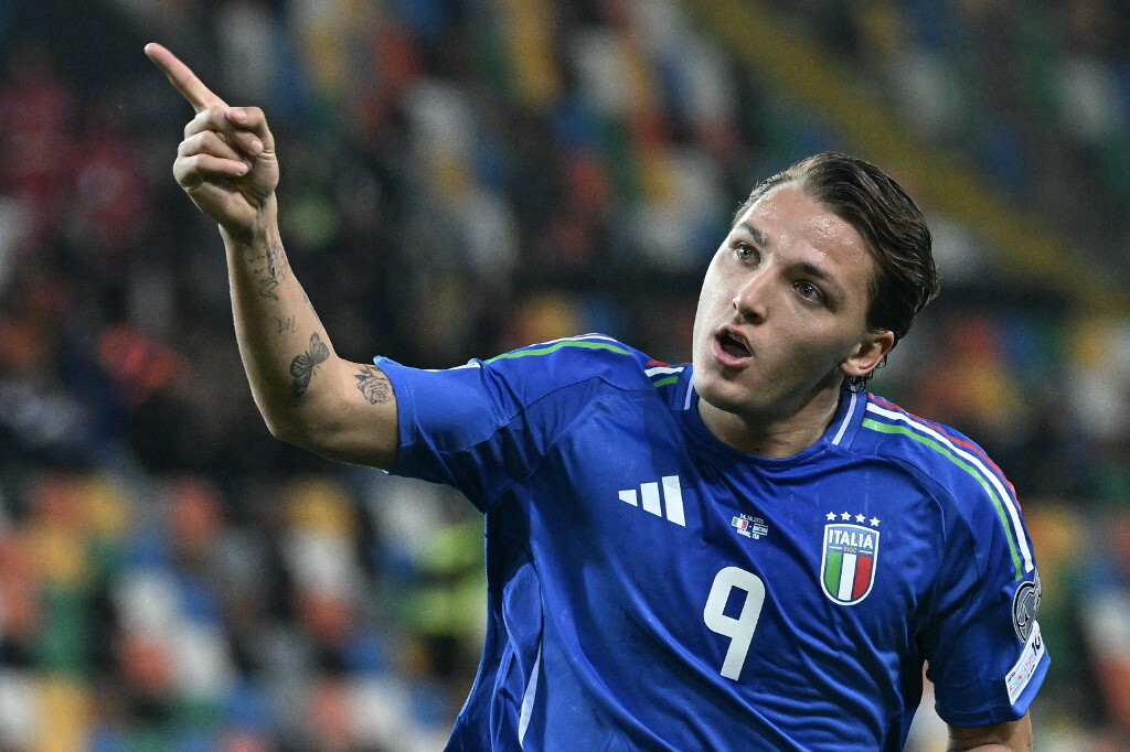 L'Italia vince 3-0, play off sicuri. Scontri durante la manifestazione pro Pal a Udine