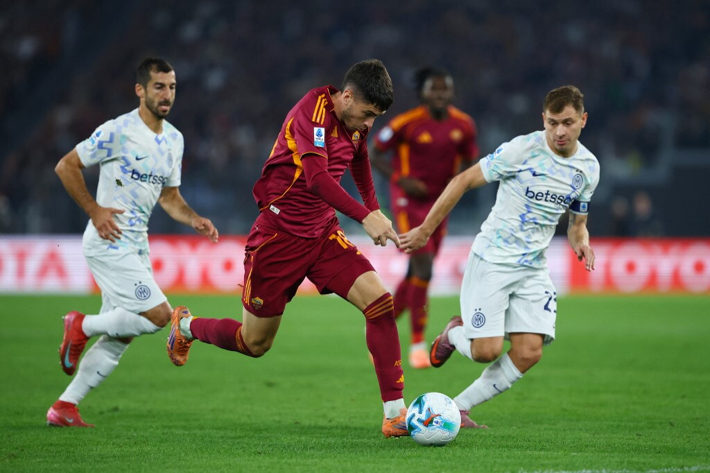 Inter batte la Roma 1-0 all’Olimpico e aggancia la vetta. Bonny decisivo