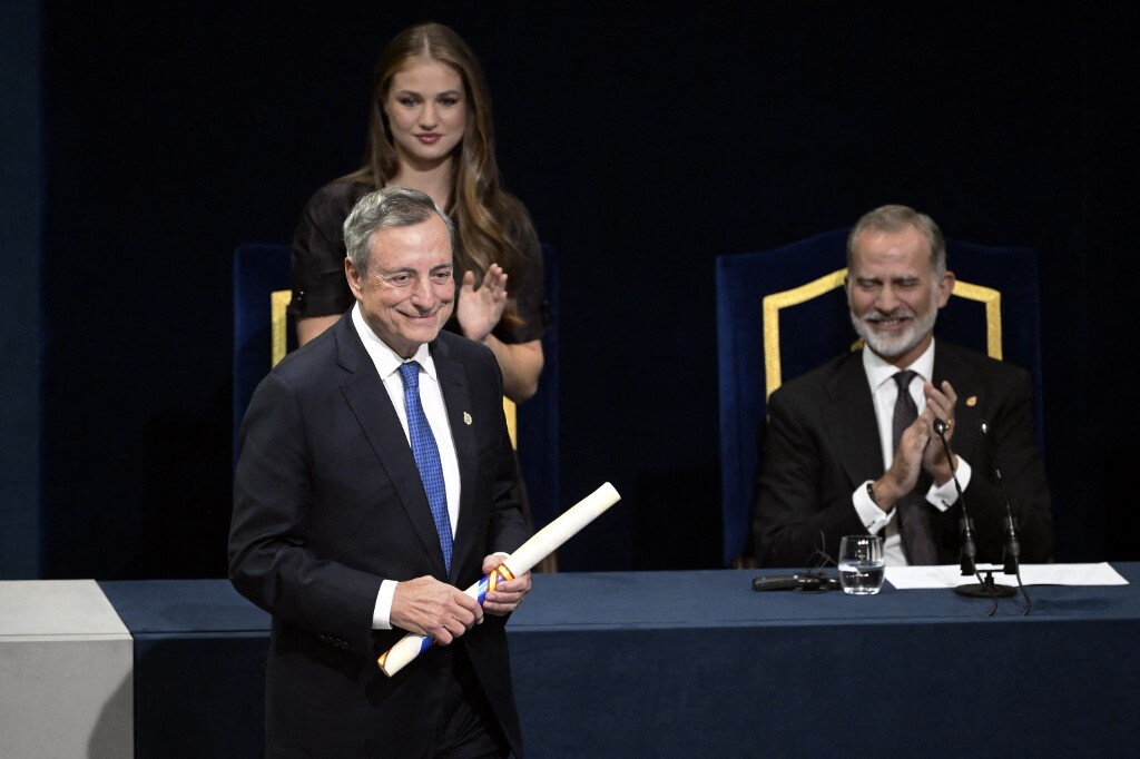 Draghi: "Ue sotto attacco. Federalismo pragmatico unica strada"