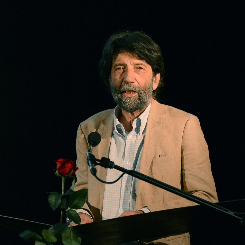 https://images.agi.it/pictures/agi/agi/2025/10/25/090355392-09bbc4d8-9303-4145-abda-e1b4db3f756e.jpg