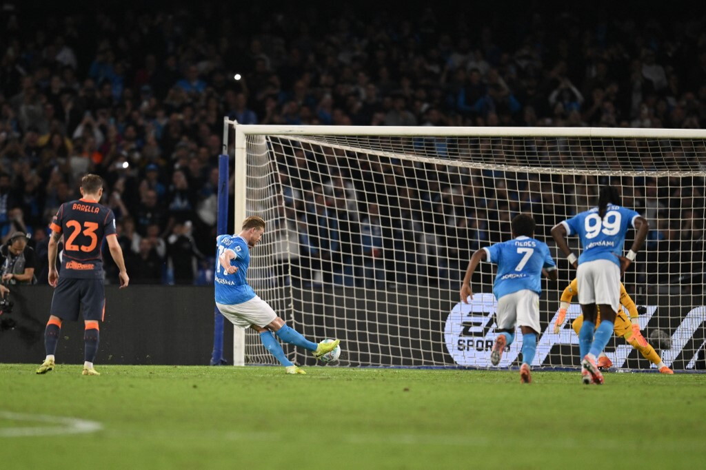 Il Napoli liquida l'Inter 3-1 e torna in vetta alla classifica